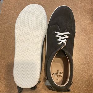 Women’s Monkey Feet Shoe